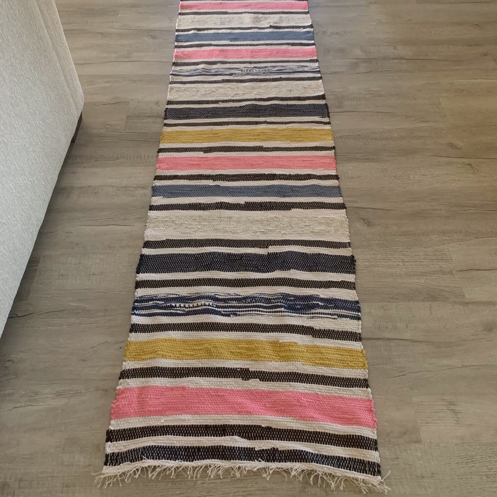 Runner. NWOT - Picture 2 of 10